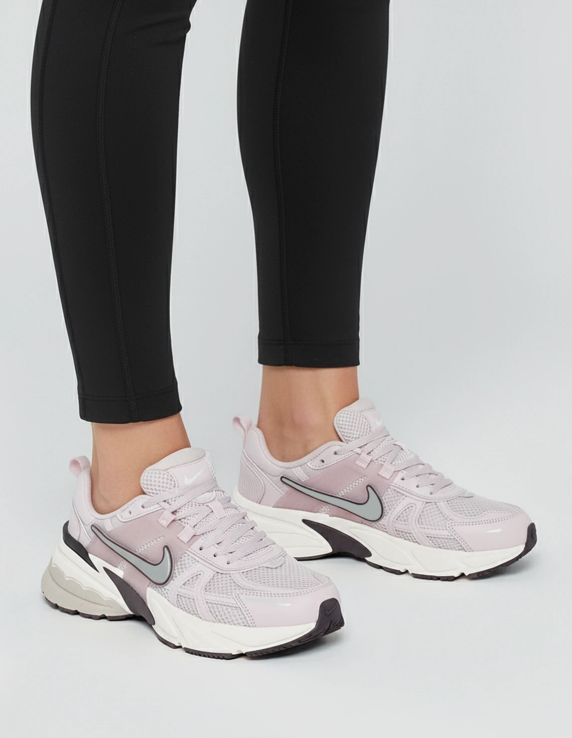 کفش دویدن زنانه نایکی V2K Run W