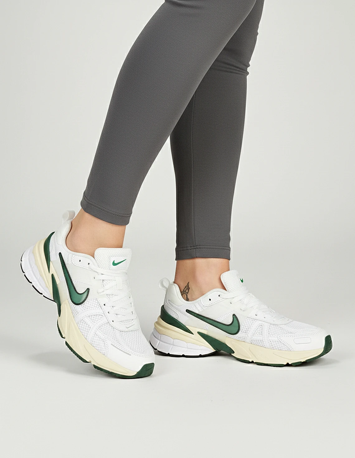 کفش دویدن زنانه نایک Nike V2K Run W