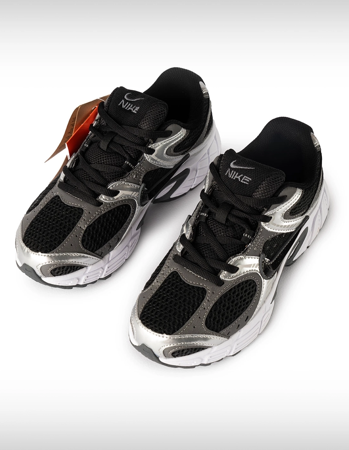 کفش روزانه Unisex نایک Nike Nike V5 RNR U